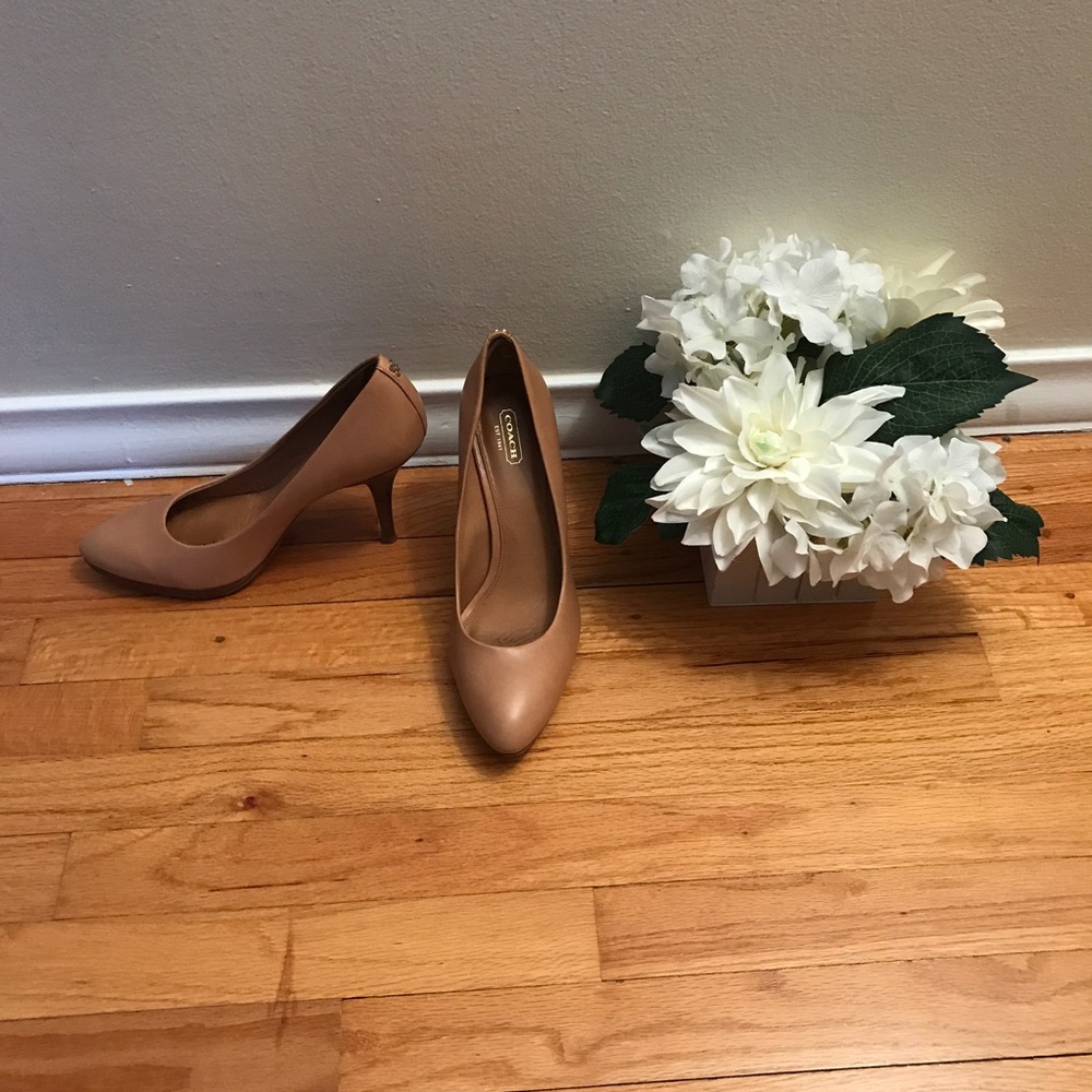 ❤️COACH: Classic Nude Pumps - Picture 15 of 15